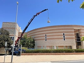 Una de las actuaciones que ha arrancado en la UA aprovechando el mes de agosto.
