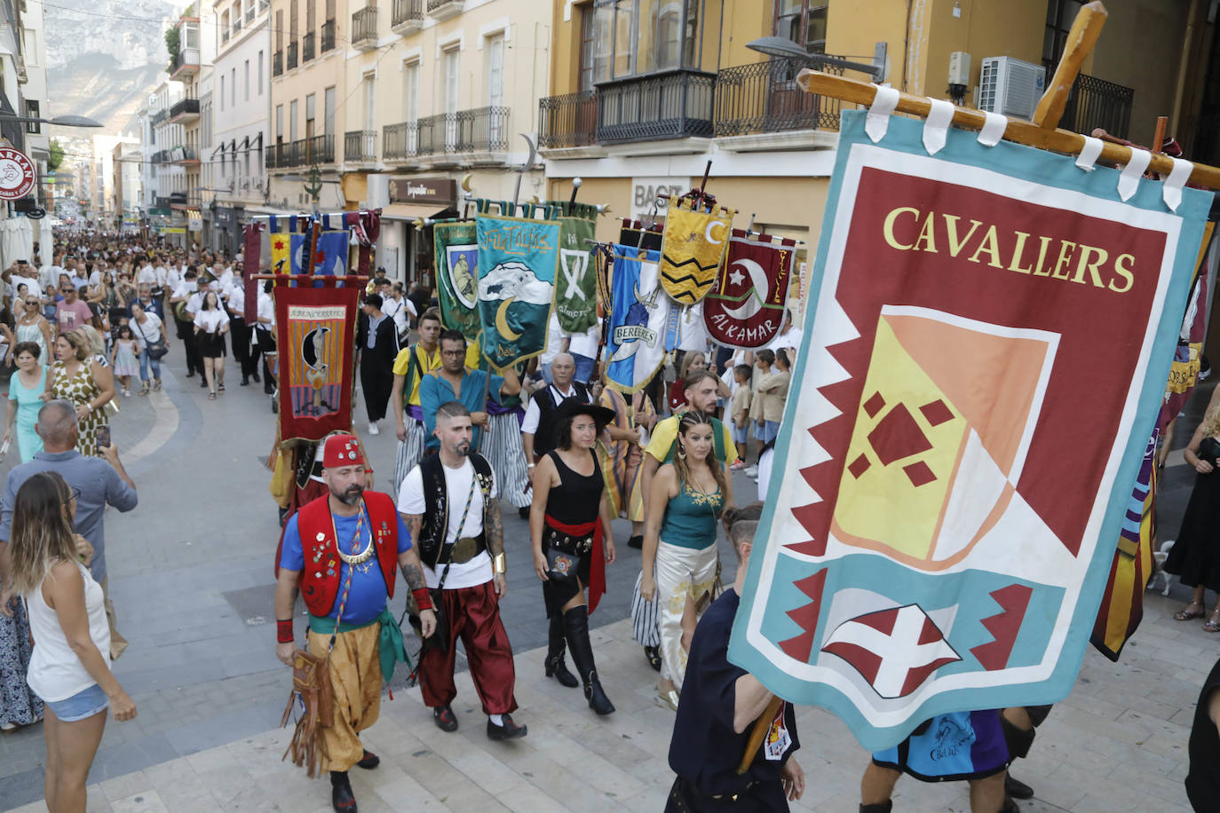 Dénia da la bienvenida a los Moros y Cristianos 2024 con el pregón