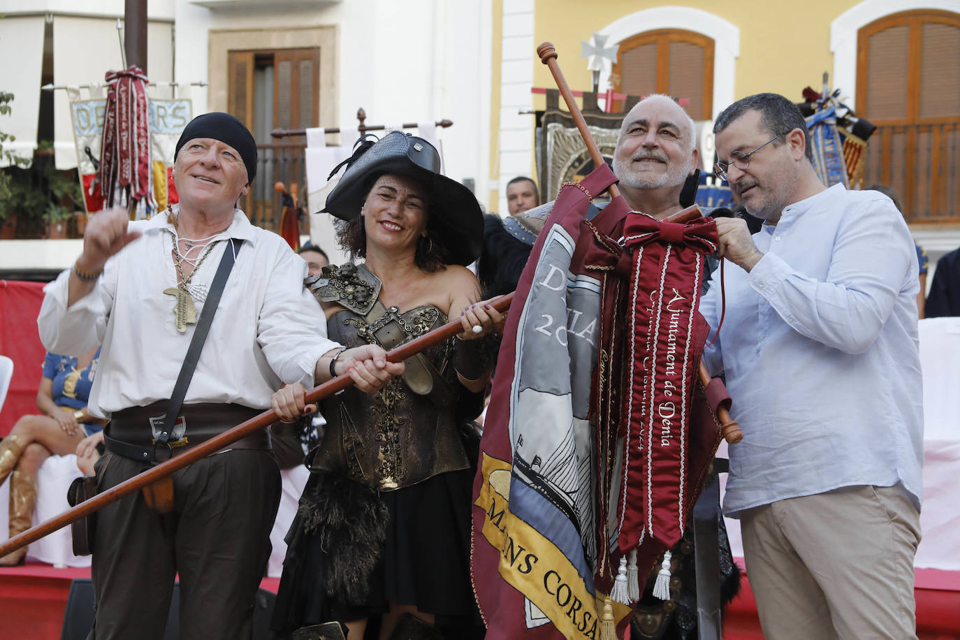 Dénia da la bienvenida a los Moros y Cristianos 2024 con el pregón