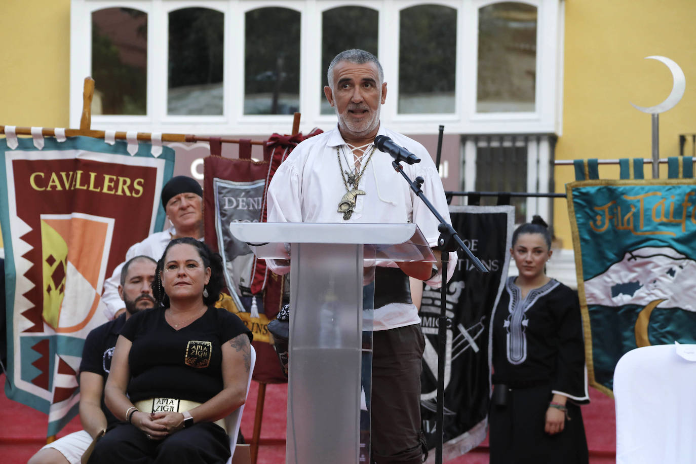 Dénia da la bienvenida a los Moros y Cristianos 2024 con el pregón