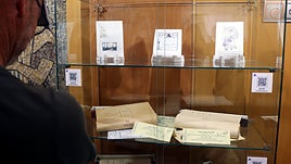 Expsosición sobre la Pianola en la Biblioteca Central de Benidorm.