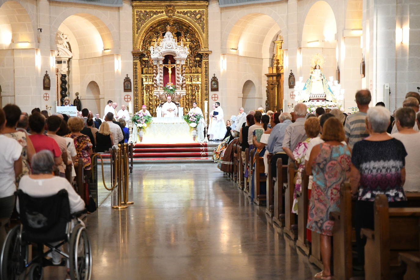 Alicante rinde homenaje a su patrona