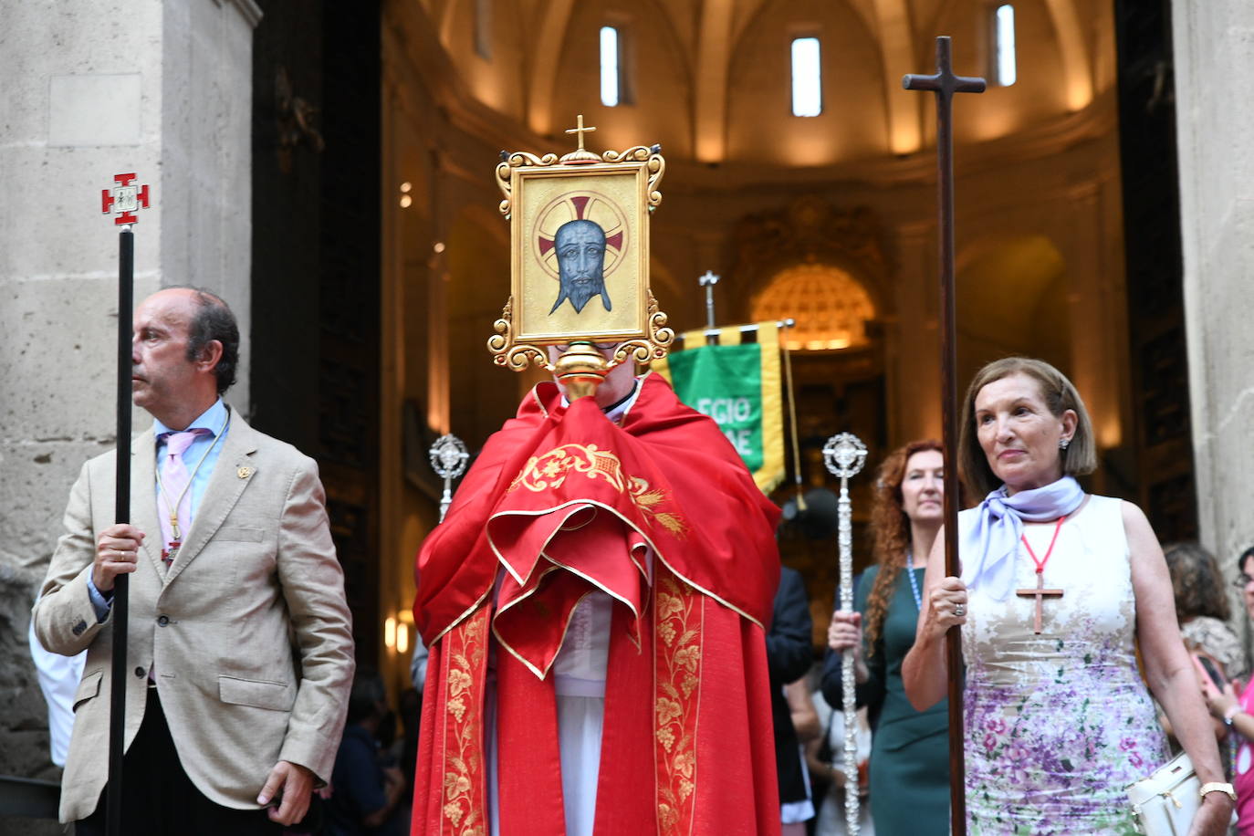 Alicante rinde homenaje a su patrona