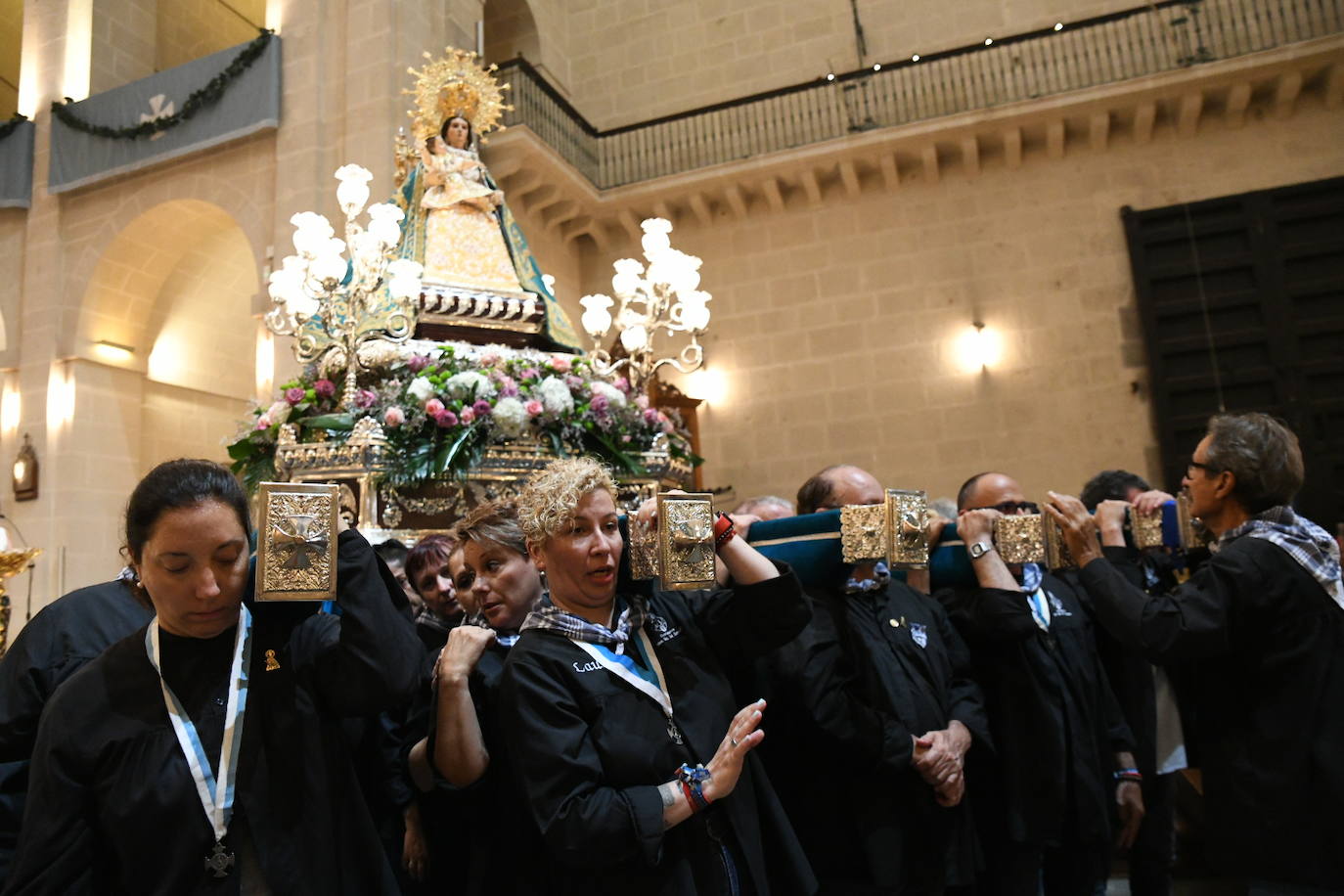 Alicante rinde homenaje a su patrona