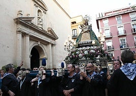 Alicante rinde homenaje a su patrona