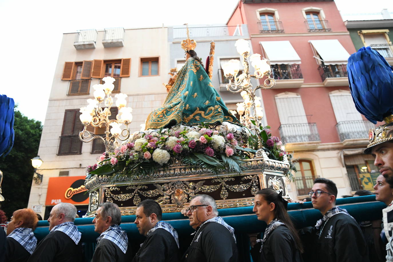 Alicante rinde homenaje a su patrona