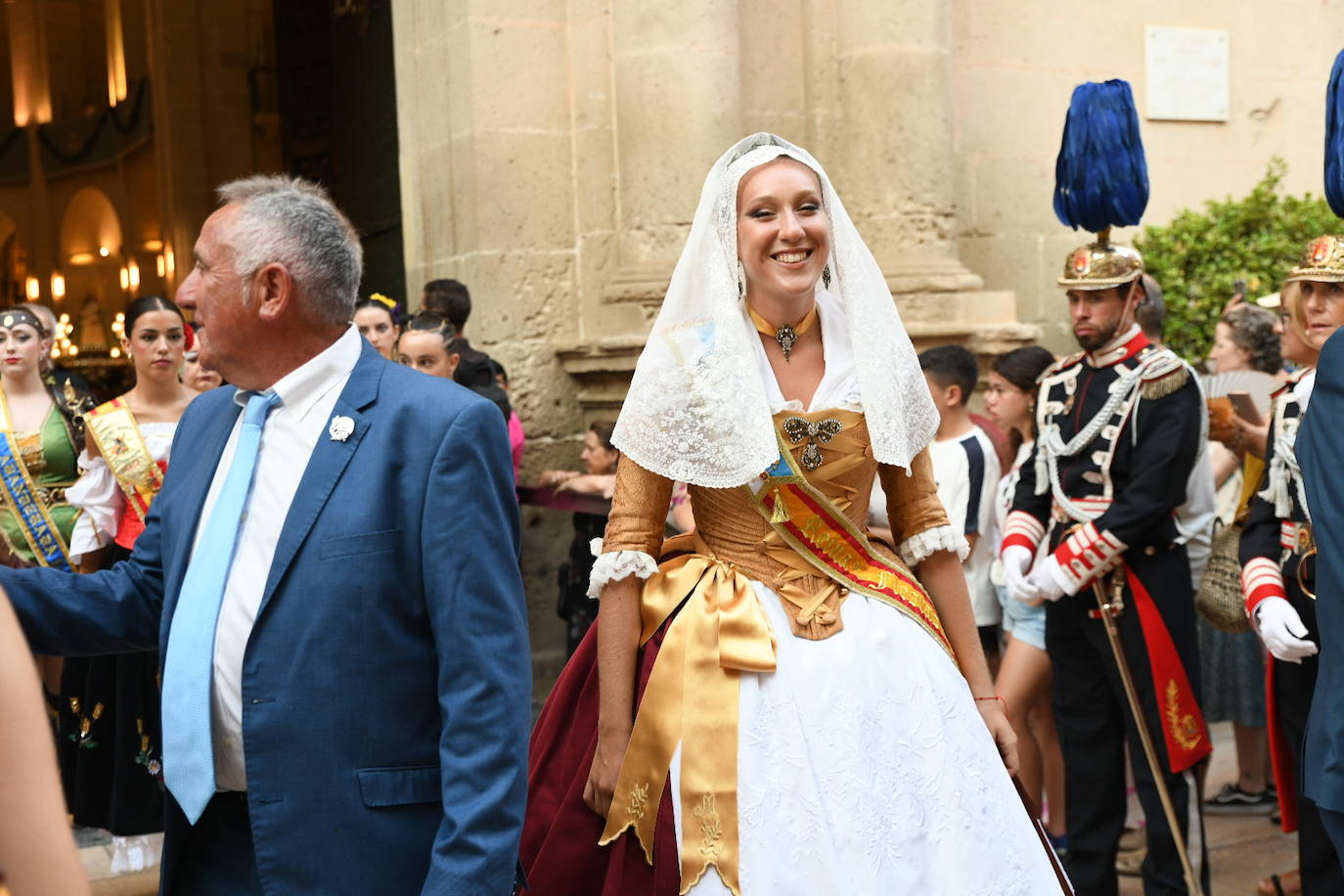 Alicante rinde homenaje a su patrona