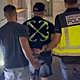 Imagen principal - Detienen en Alicante a uno de los estafadores más buscados de España