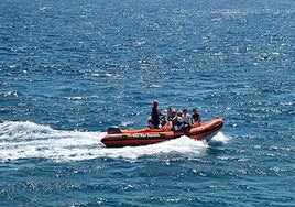 Lancha de salvamento de la Cruz Roja.