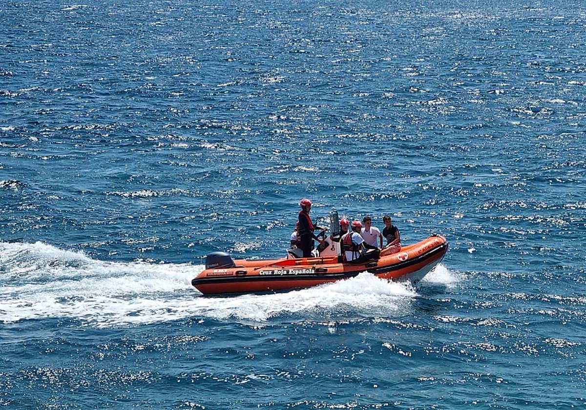 Lancha de salvamento de la Cruz Roja.