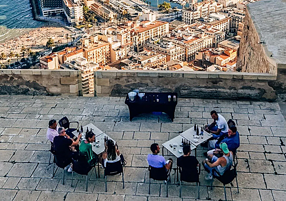 Degustaciones y planes en el castillo de Santa Bárbara.