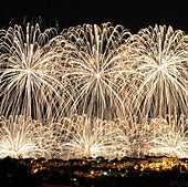 Todo preparado en Altea para el disparo de más de 2.000 kilos de pólvora en el Castell de l'Olla