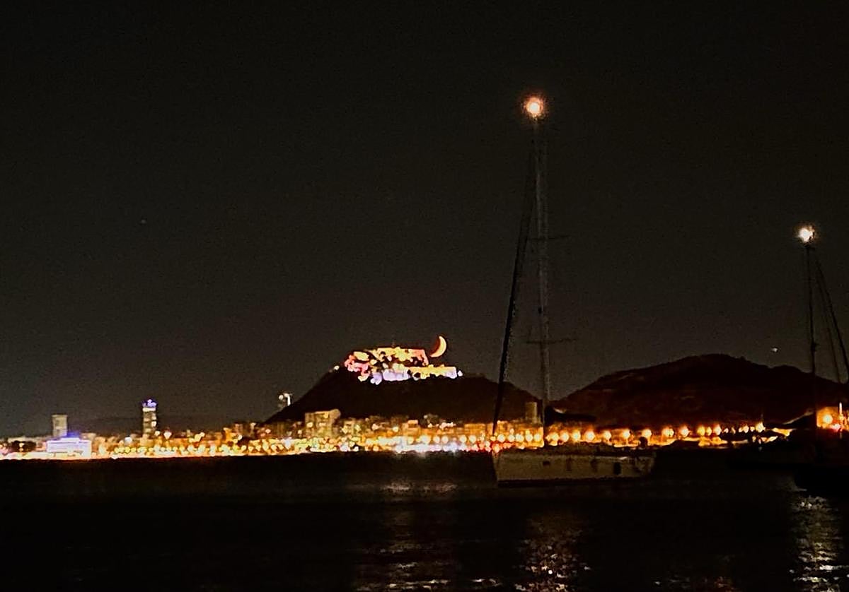 La particular imagen que dejó el viernes por la noche en Alicante.