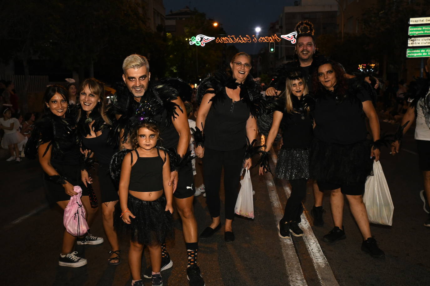 La Retreta de los Moros y Cristianos de Altozano llena de color el barrio