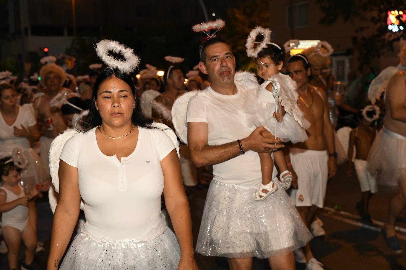 La Retreta de los Moros y Cristianos de Altozano llena de color el barrio