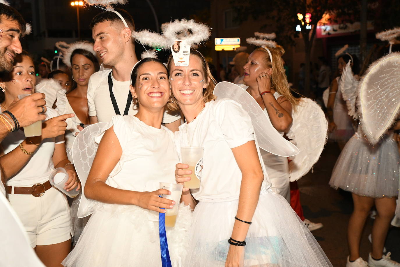 La Retreta de los Moros y Cristianos de Altozano llena de color el barrio