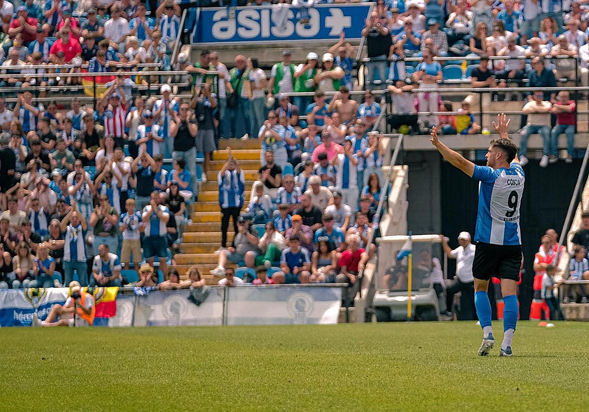 Coscia levanta las manos en el choque decisivo por el ascenso frente al Lleida.