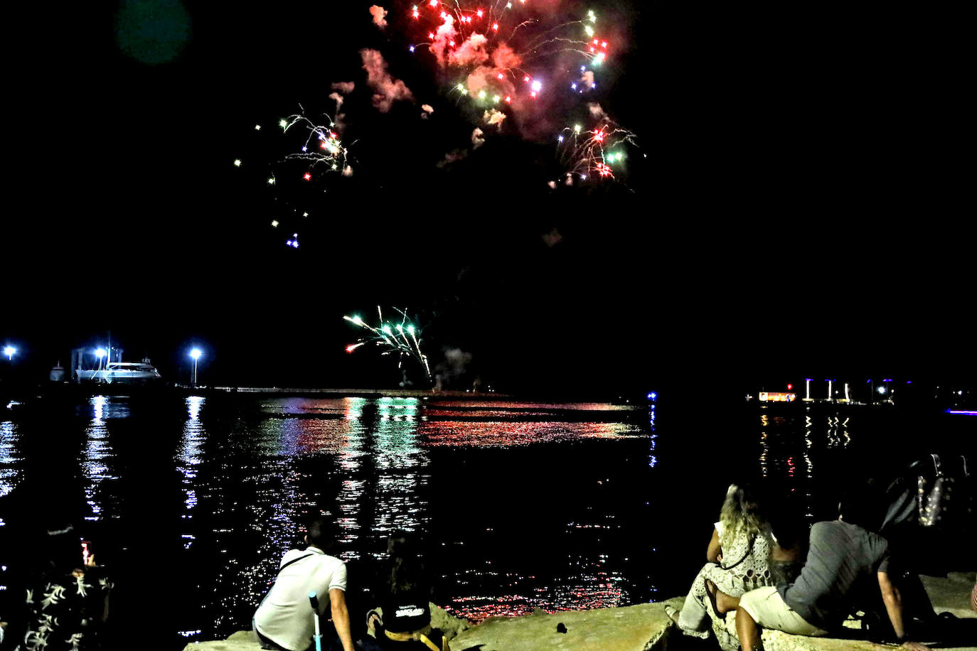 Así ha sido el Desfile de Gala y el Castillo de Fuegos de Dénia