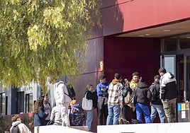 Estudiantes en la Universidad Miguel Hernández (UMH) de Elche.