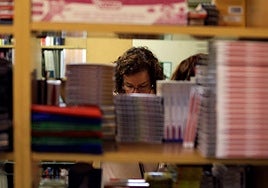 Las familias gastan de 161 a 306 euros en libros de texto cada curso.