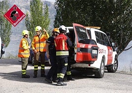 Imagen de archvio de efectivos del Consorcio de Bomberos de la Diputación de Alicante durante el incendio de Benssau.