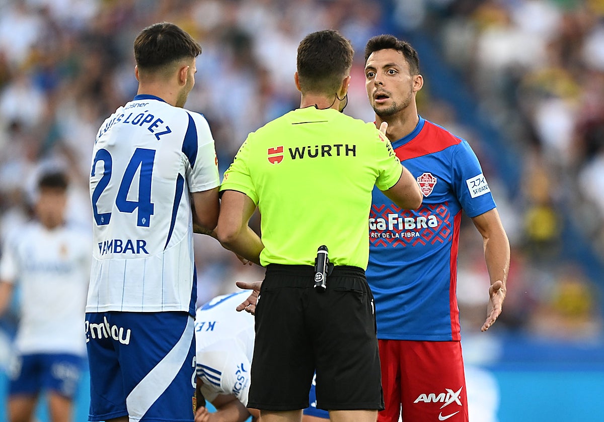 Zaragoza Dominates an Ineffective Elche (3-0)