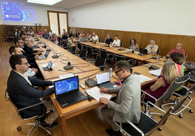 Última sesión del consejo de gobierno de la UA, celebrada en julio.