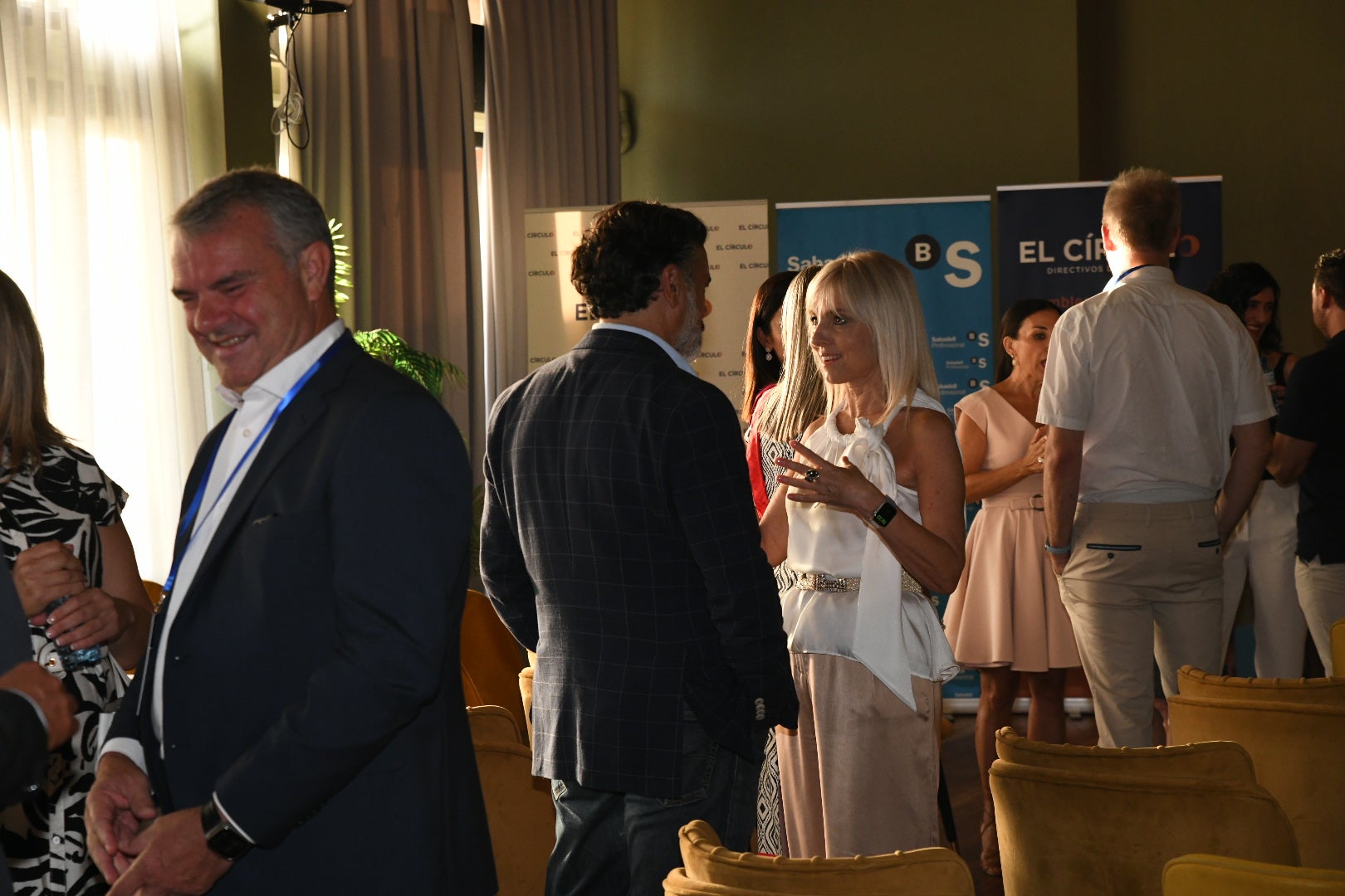 Eva Toledo, reelegida presidenta de El Círculo-Directivos de Alicante