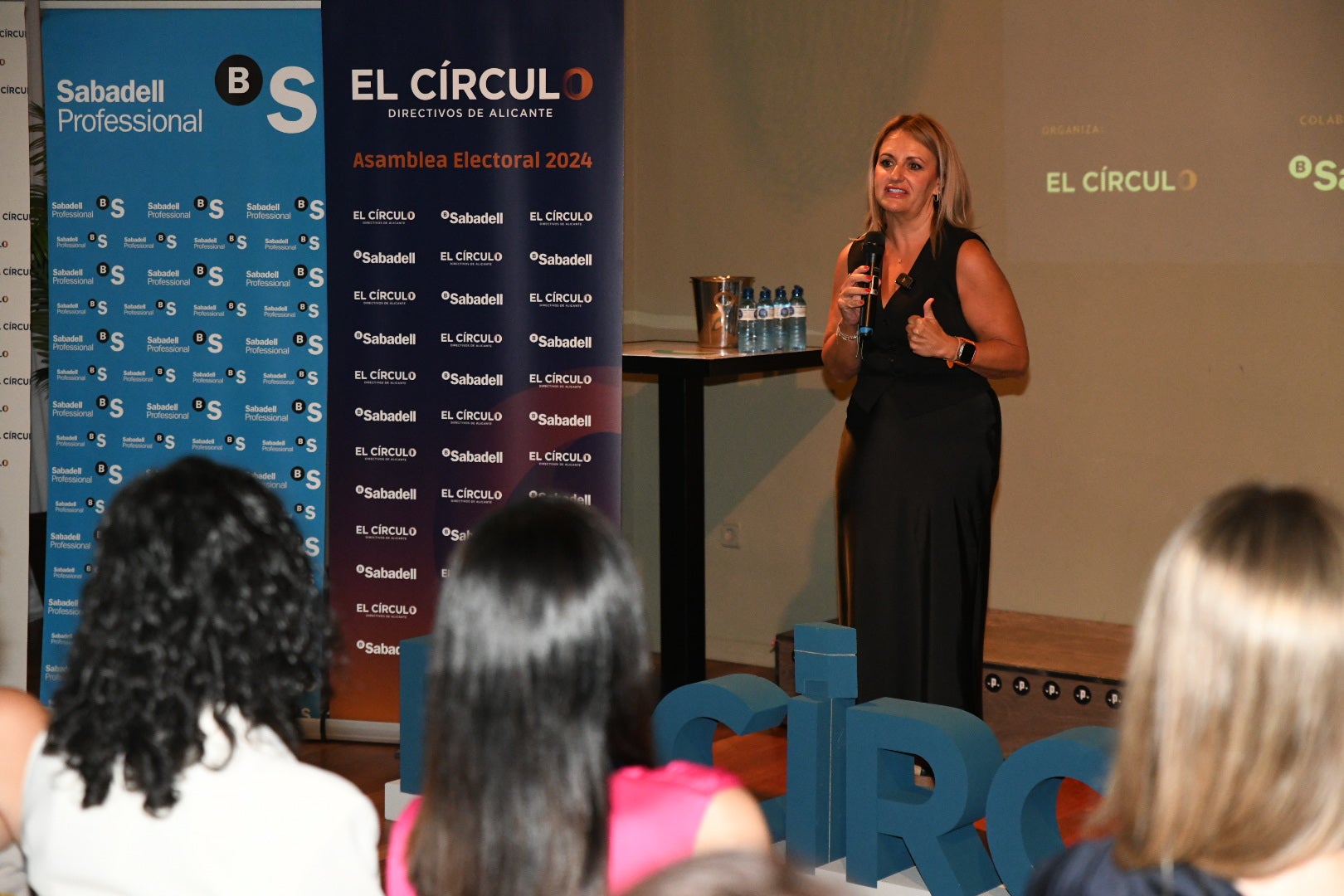 Eva Toledo, reelegida presidenta de El Círculo-Directivos de Alicante