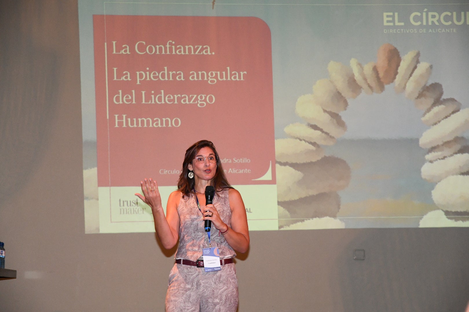 Eva Toledo, reelegida presidenta de El Círculo-Directivos de Alicante