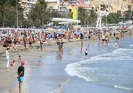 Las playas de Alicante apuran los últimos días del verano