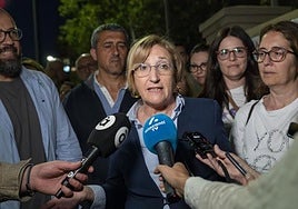 La portavoz del grupo municipal socialista de Alicante, Ana Barceló, con su equipo.