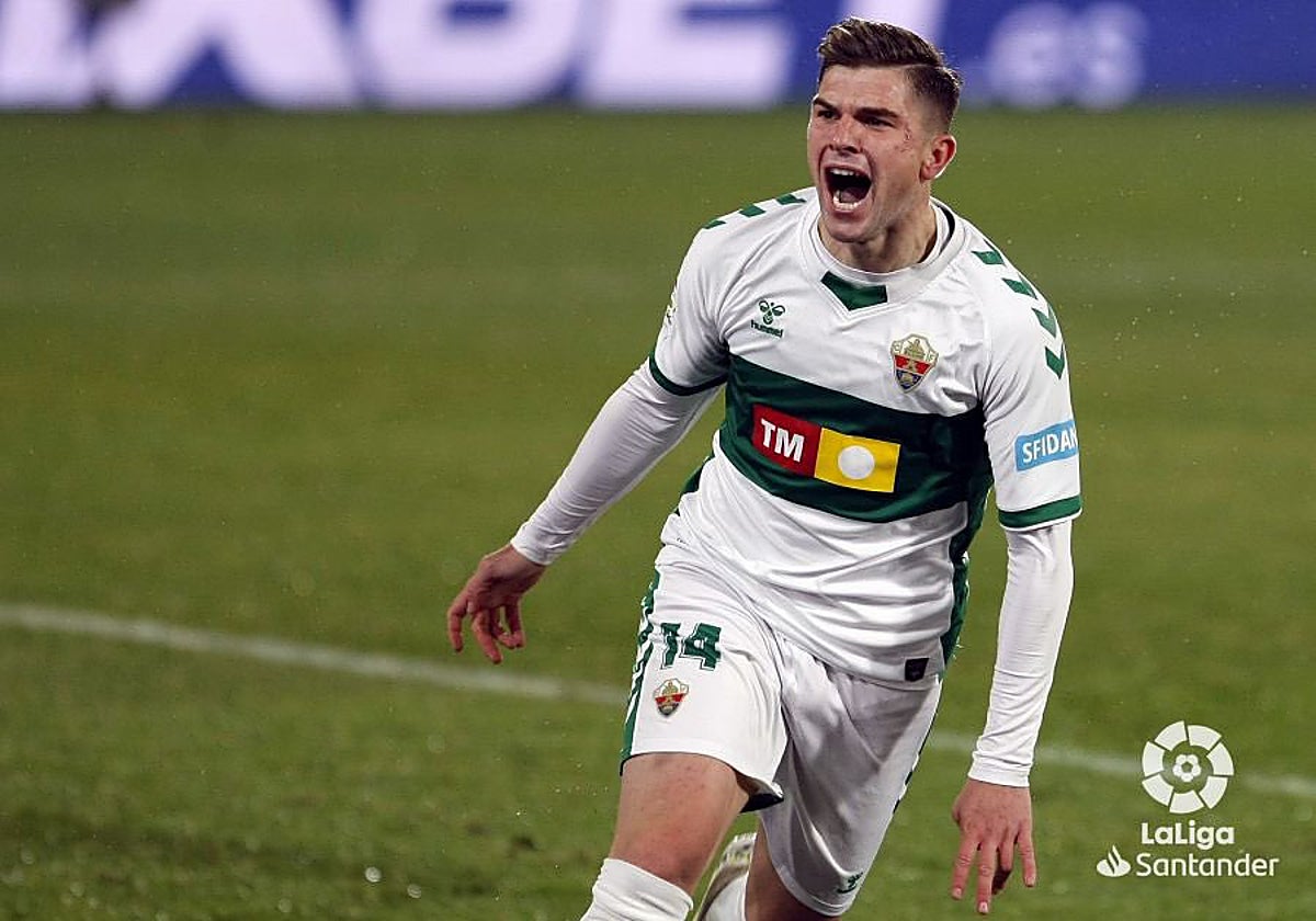 Raúl Guti, durante un partido con el Elche en Primera División.
