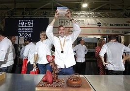 El ecuatoriano Pachi Larrea gana el premio a la mejor tarta del mundo.