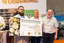 Entrega de premios de la receta de alcachofa.