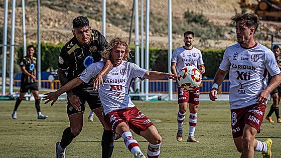 El Intercity sigue atascado y no pasa del empate en La Nucía ante el Yeclano (1-1)