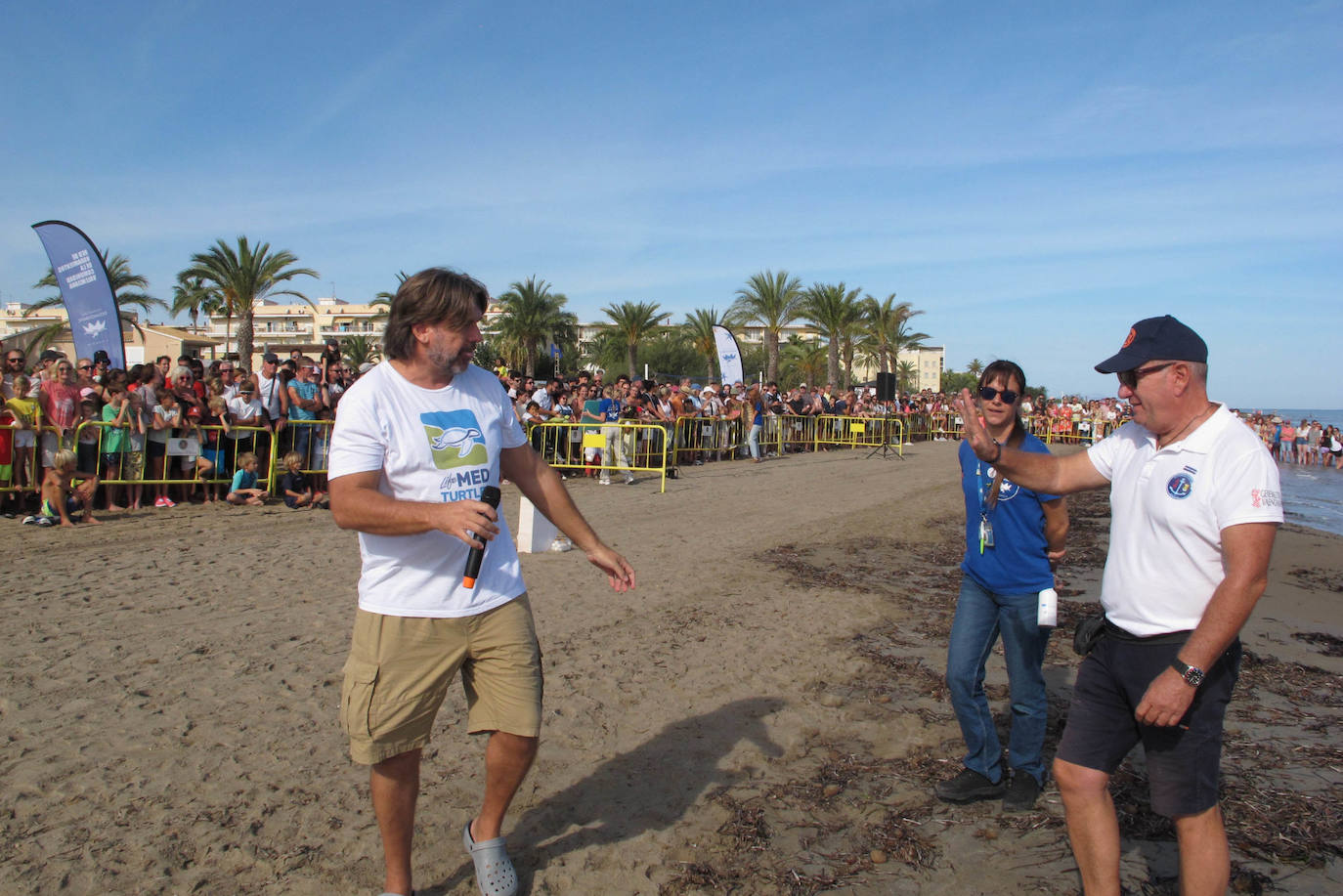 Suelta de tortugas en Dénia