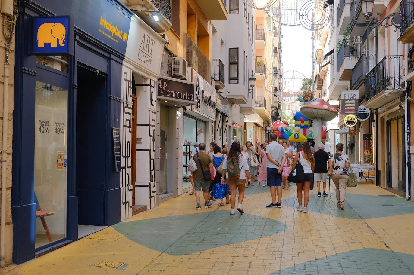 Las calles de Alicante se llenan con un sinfín de actividades