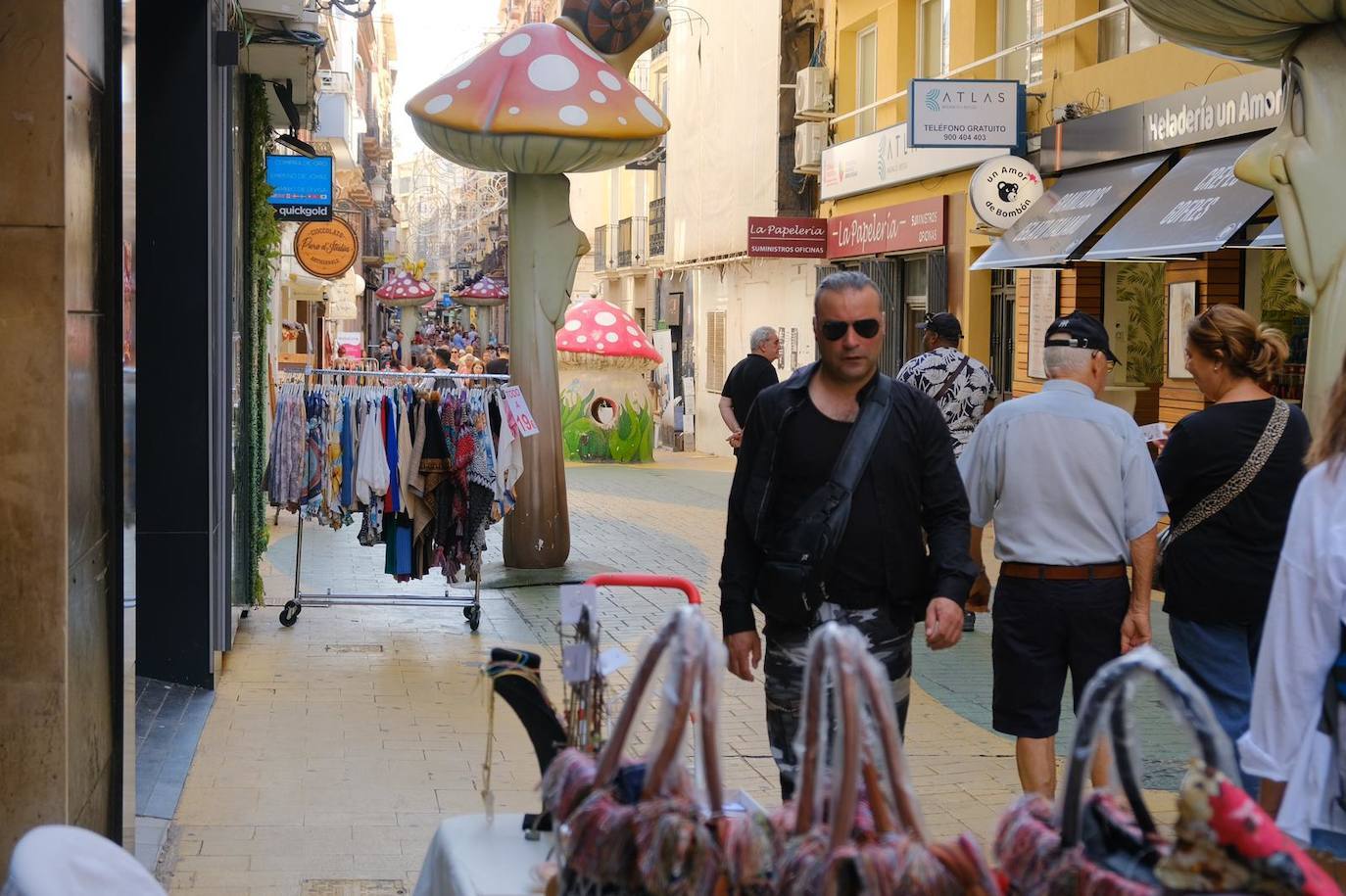 Las calles de Alicante se llenan con un sinfín de actividades