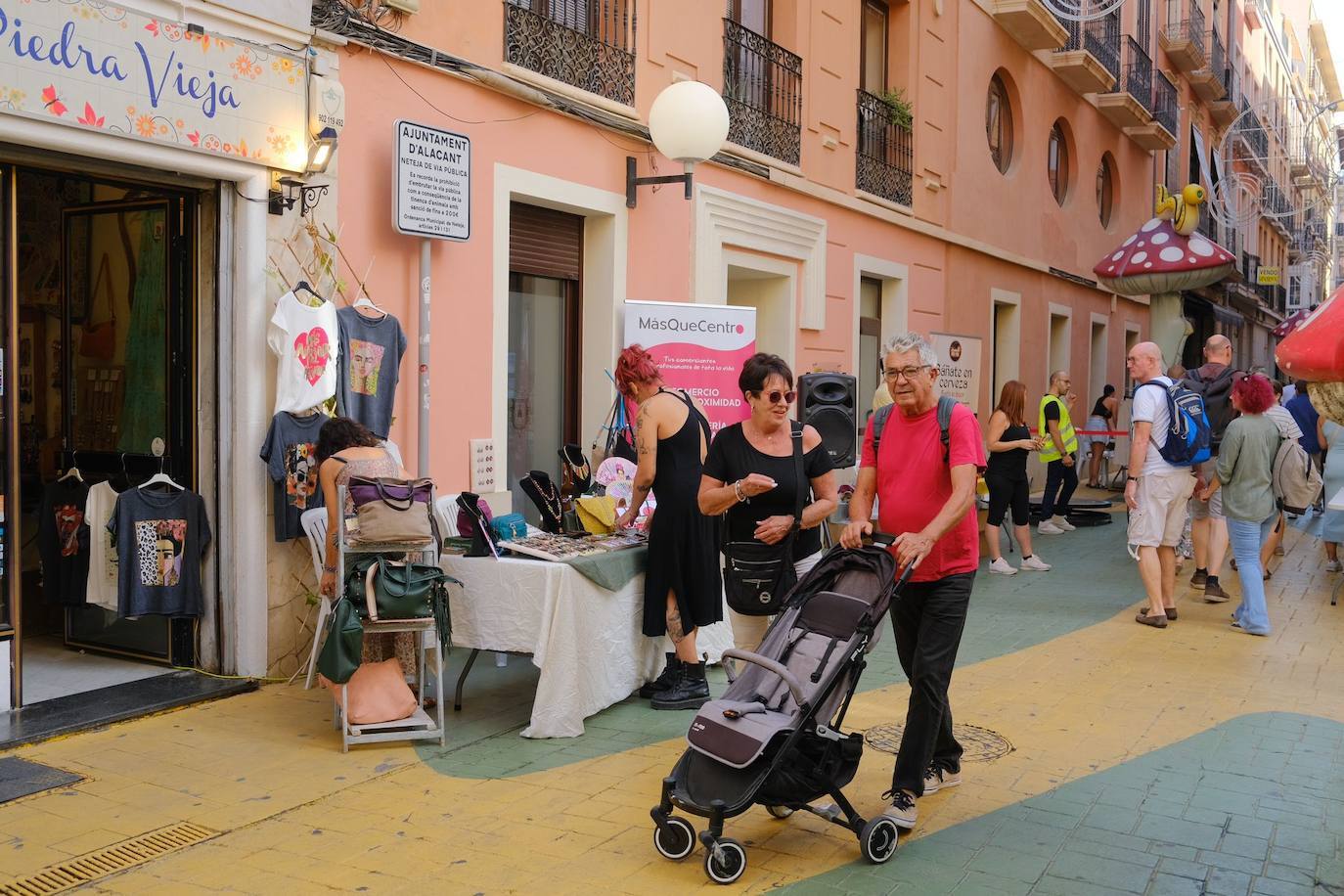 Las calles de Alicante se llenan con un sinfín de actividades
