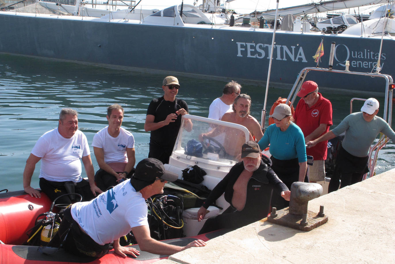 Dénia se vuelca con la limpieza de los fondos marinos