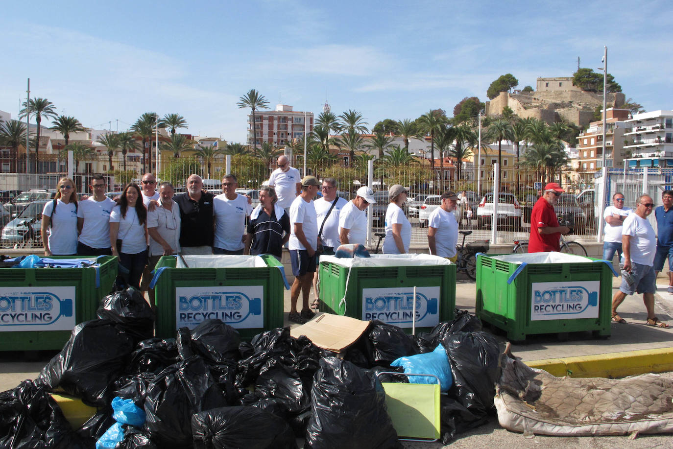 Dénia se vuelca con la limpieza de los fondos marinos