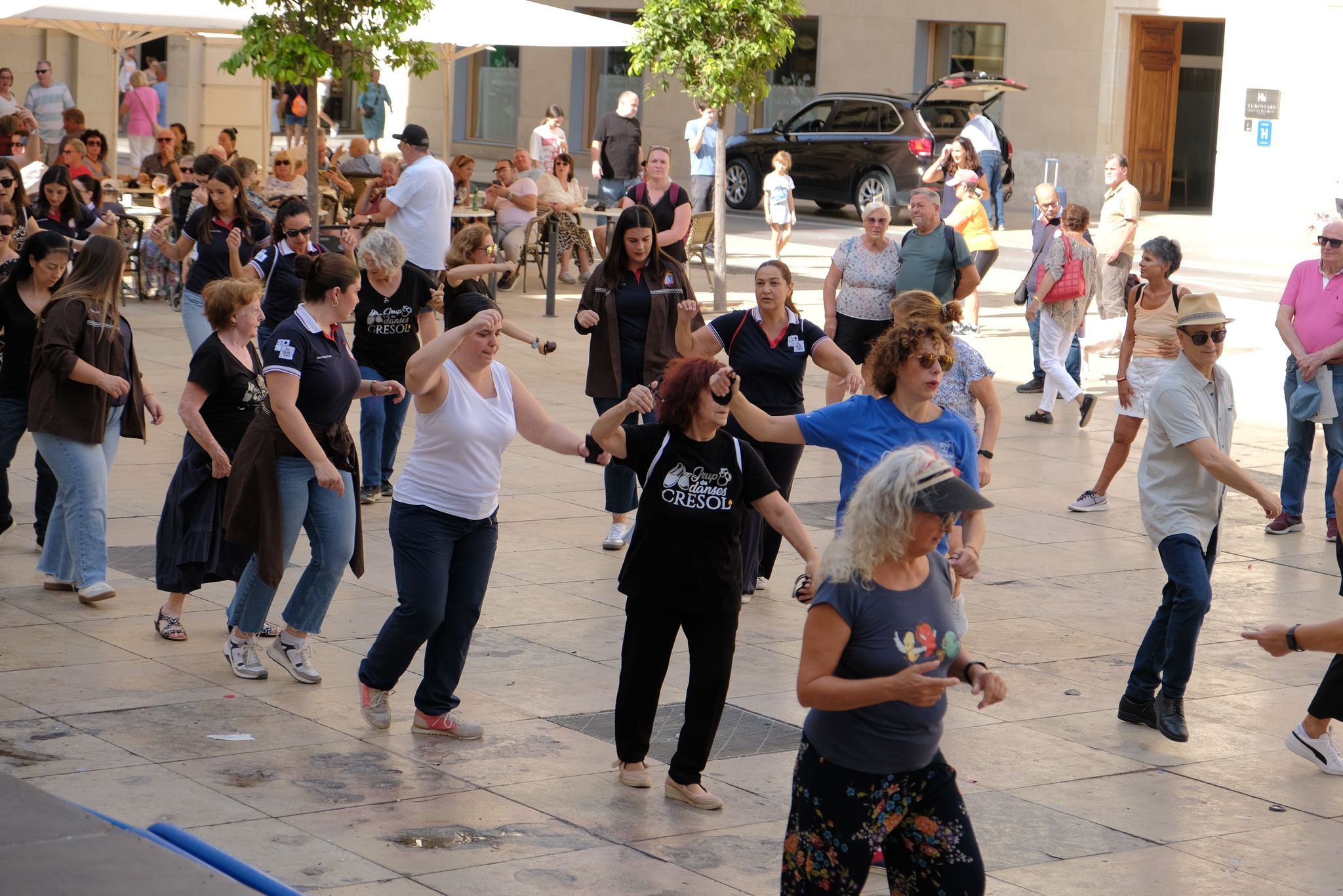 Alicante recupera sus danzas tradicionales por el 9 d&#039;Octubre