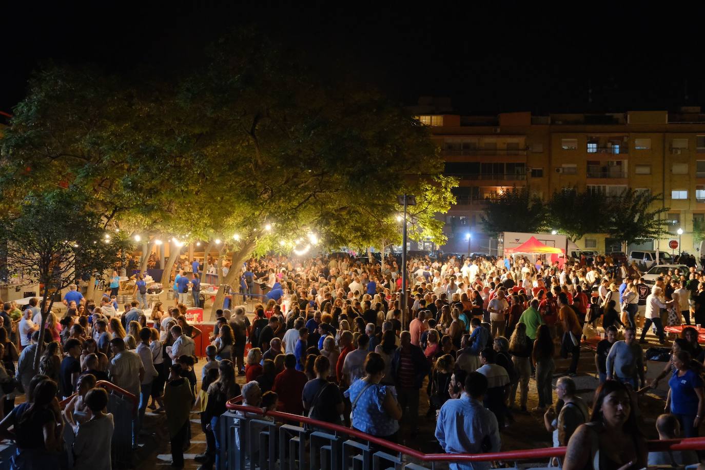 La pólvora retumba en la hoguera Florida Portazgo