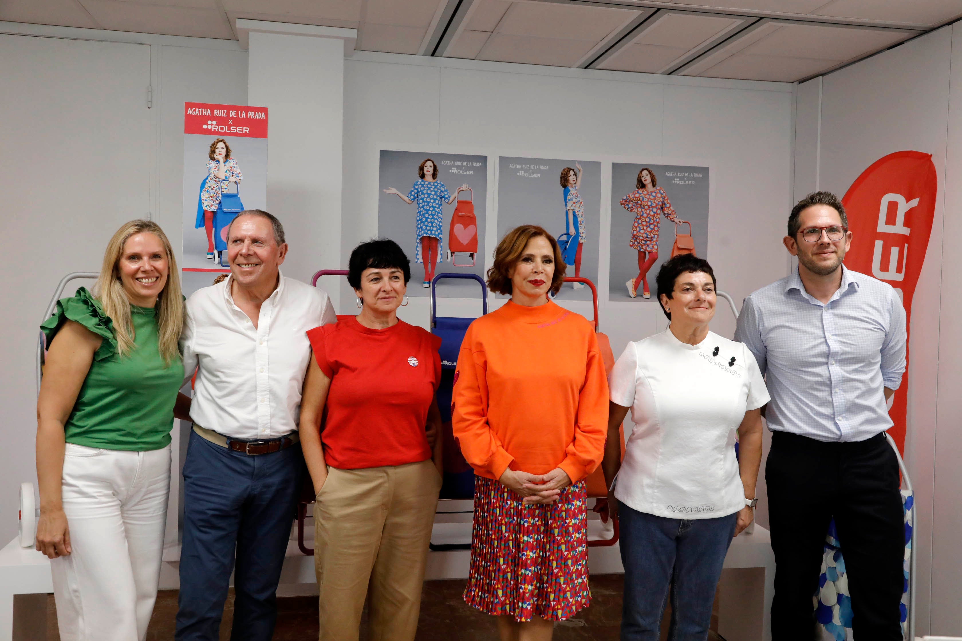 La nueva colección de carros de la compra de Rolser diseñados por Agatha Ruiz de la Prada, en imágenes