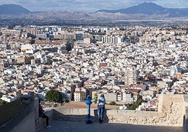 Vista de Alicante desde el Castillo de Santa Bárbara.