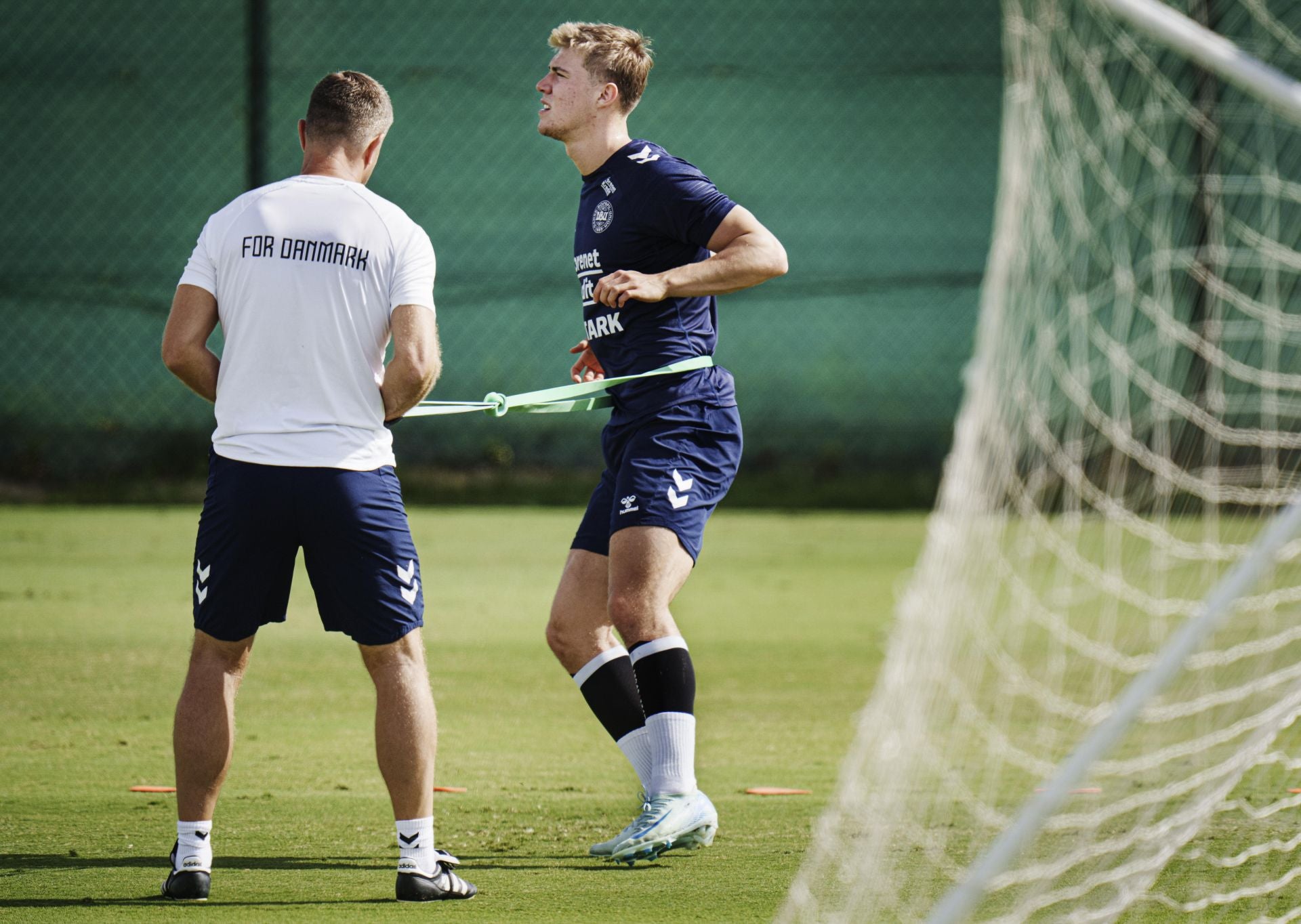Dinamarca entrena en un pueblo de Alicante antes de enfrentarse a España