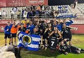 Celebración del Hércules con la afición desplazada a Algeciras.