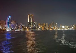 Imagen nocturna del 'skyline' de Benidorm