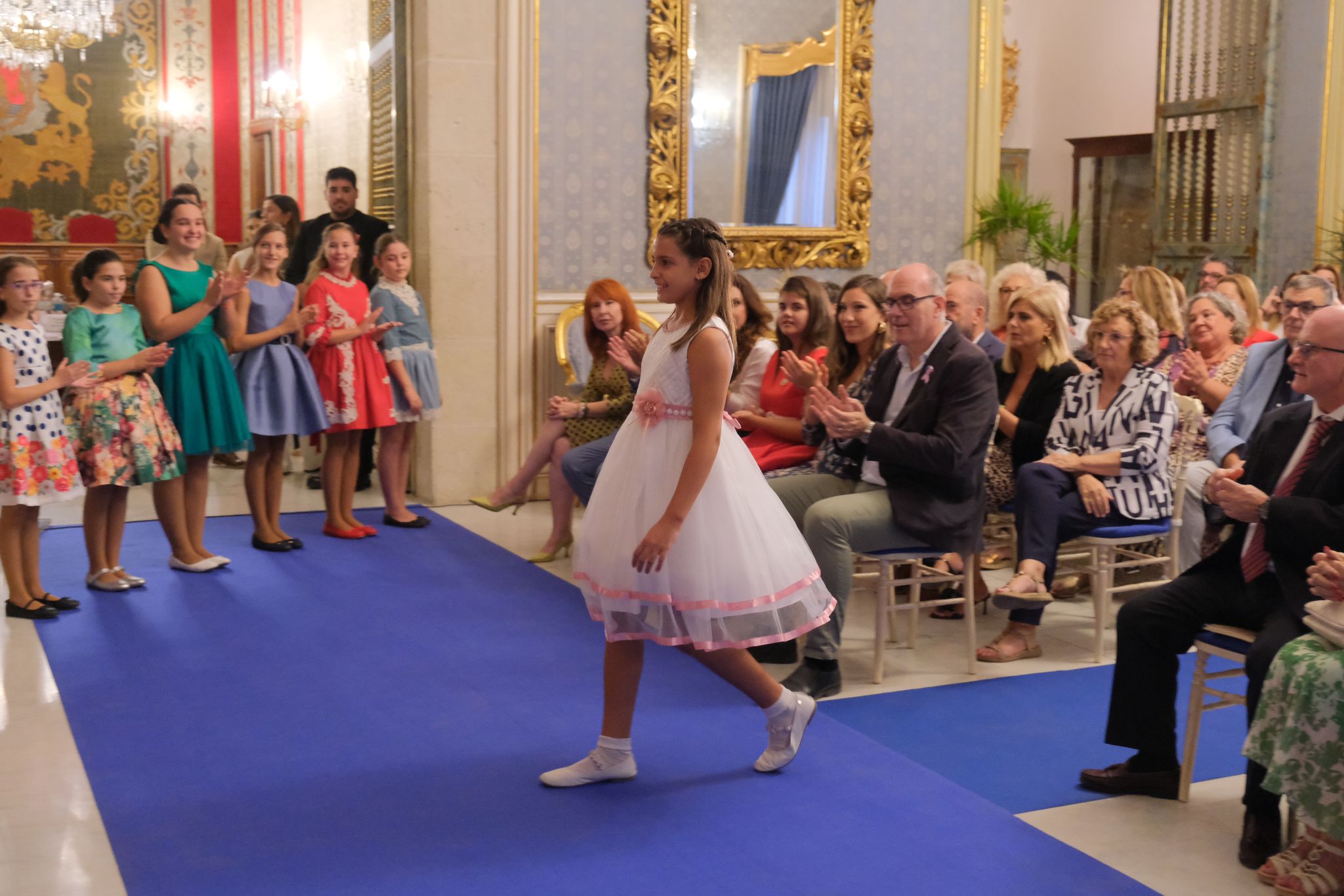 La recepción de las candidatas a reinas de la Fafba, en imágenes